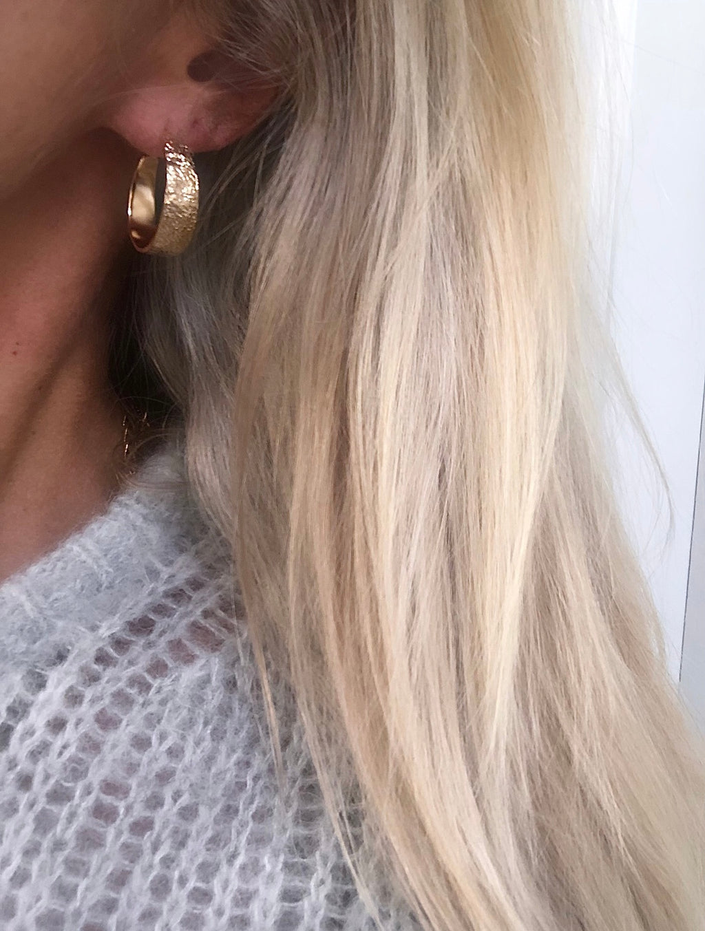 "Earrings Hammered Round"
