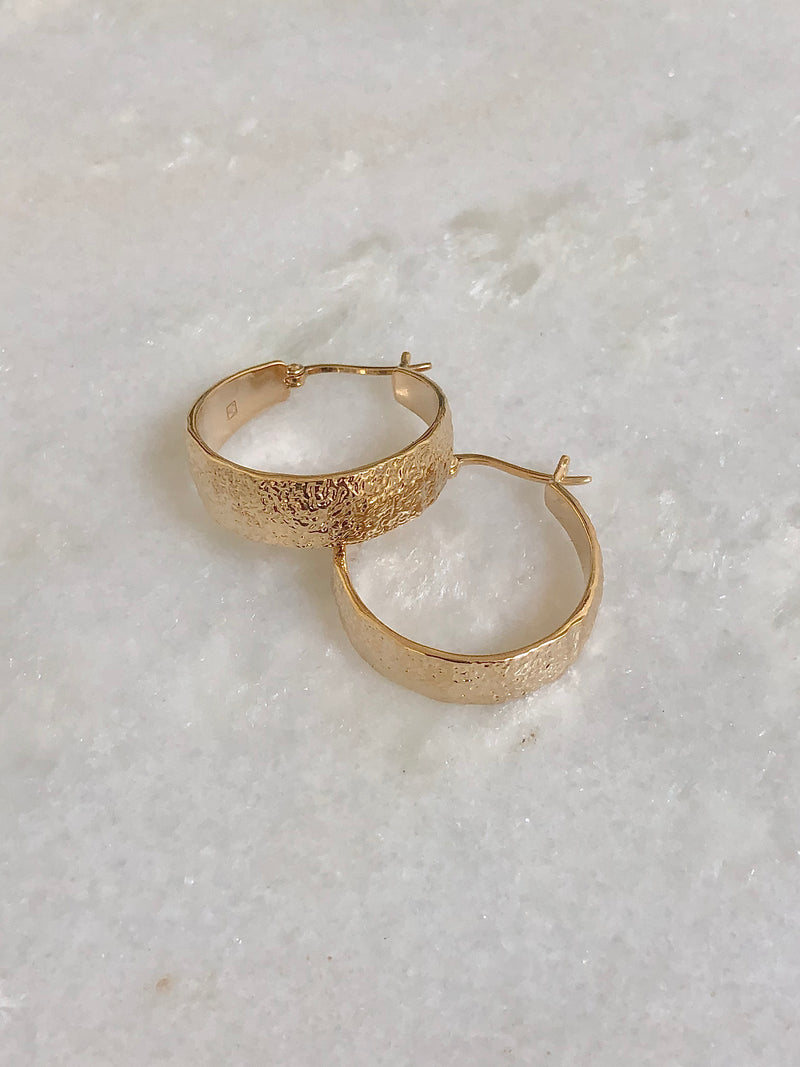 "Earrings Hammered Round"