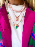 "Necklace Blush"