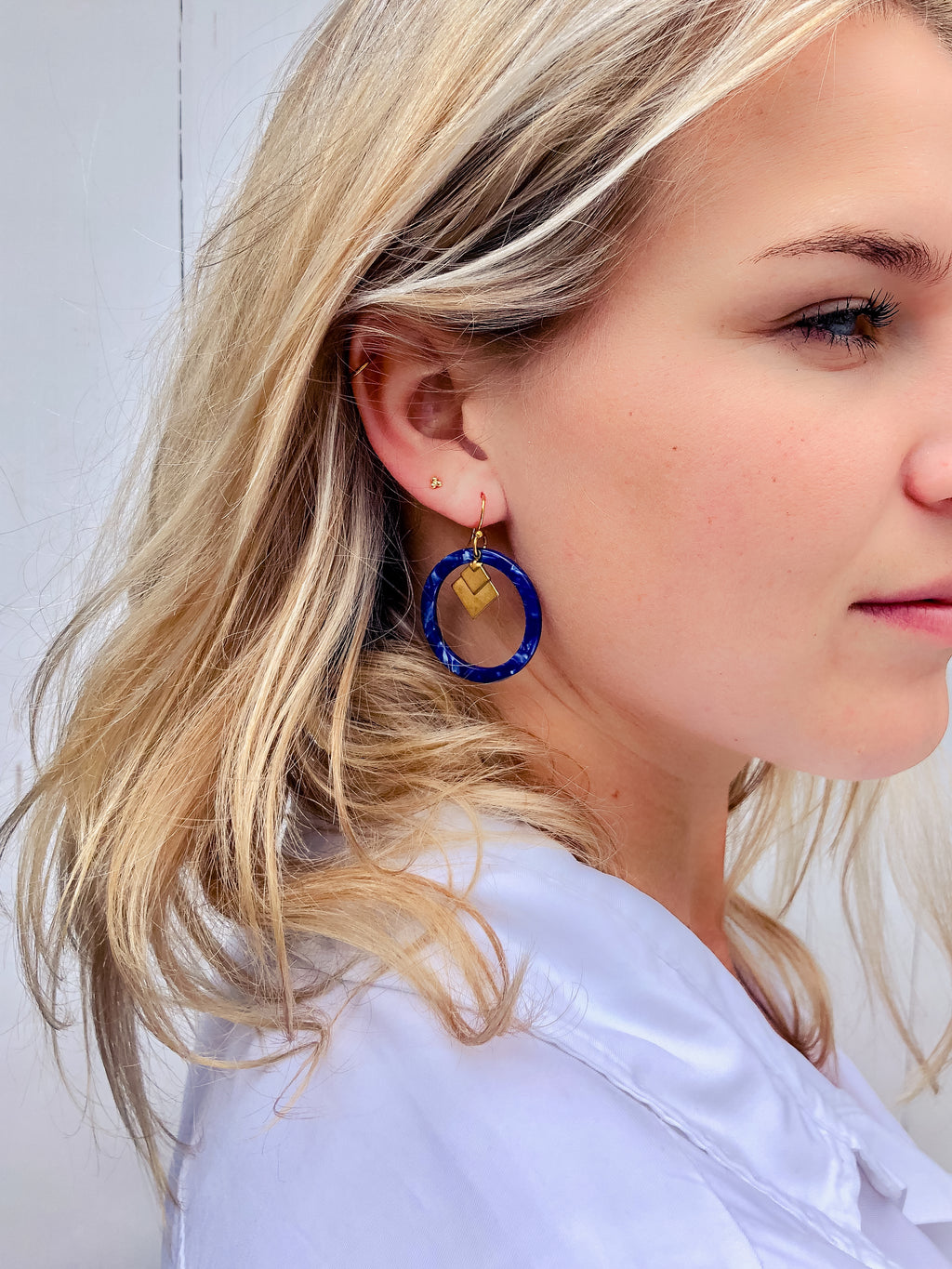 earrings resin blauw golfplated messing